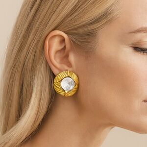 CHANEL vintage Earrings with Clear Crystal